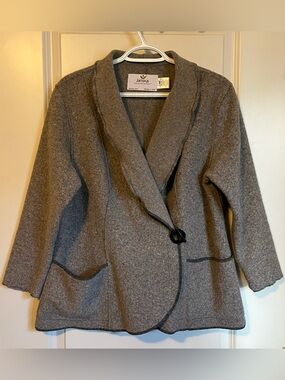 Janska Wrap Jacket with Pockets Size Medium